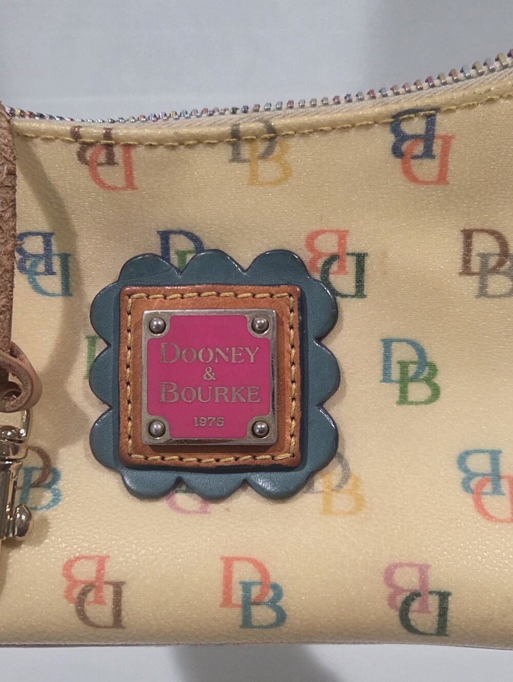 Dooney & Bourke Cream Multicolor Signature DB Logo Shoulder Bag with Tan Y2K. - Picture 13 of 16
